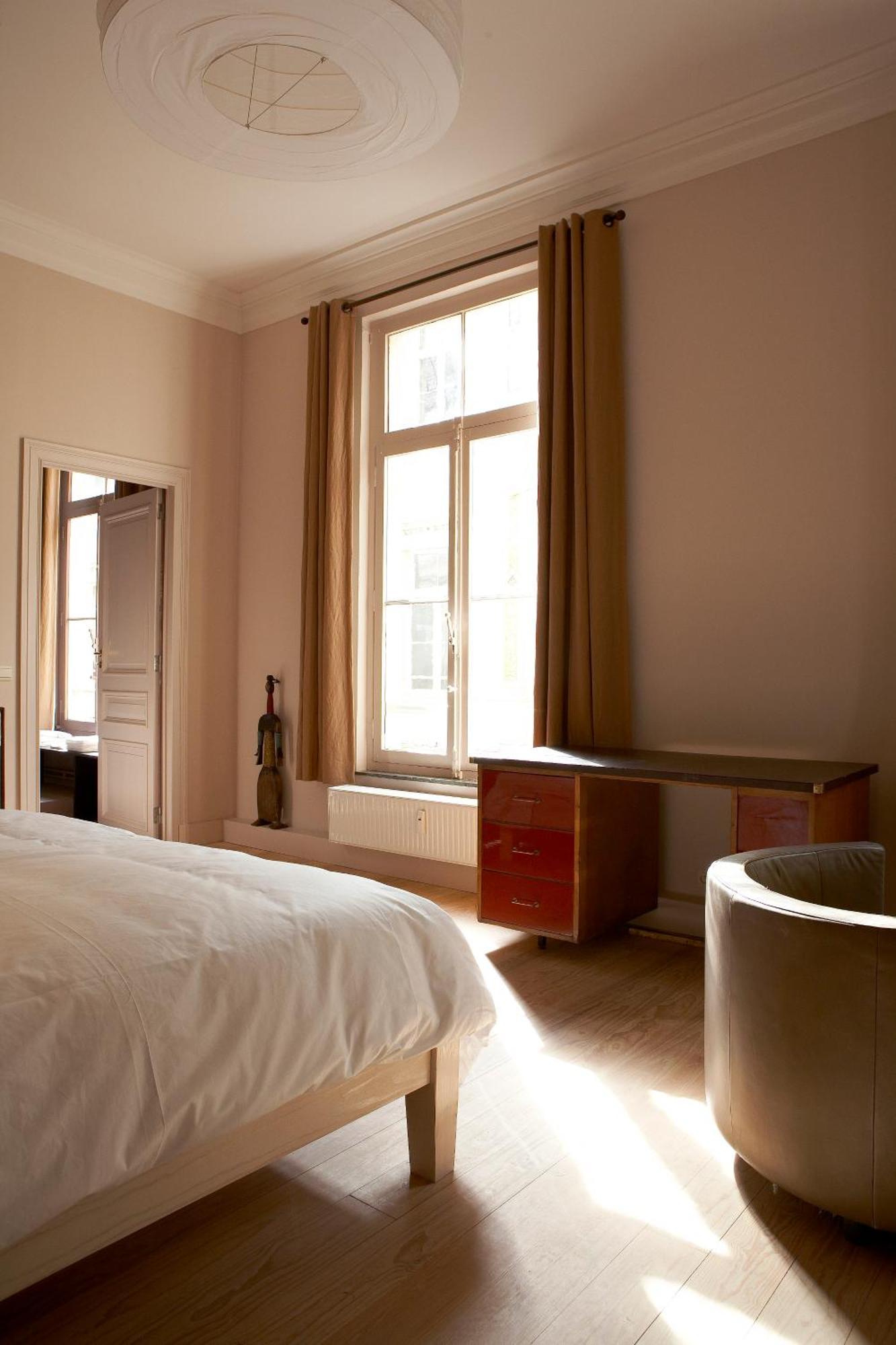 Le Vaudeville Brussels Luaran gambar